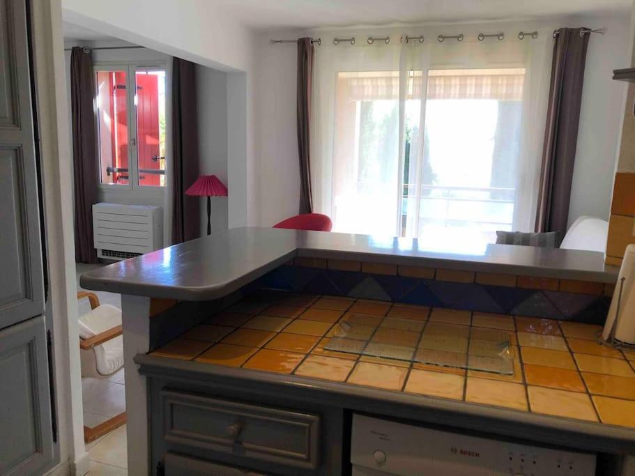 Appartement 60M2 - 2 Chambres A Une Minute Des Plages, Parking Prive Sausset-les-Pins Exterior foto